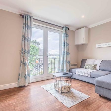 Modern Apartment Within Short Walk Of The Castle, High Street And Long Walk - Free Parking Windsor Eksteriør bilde