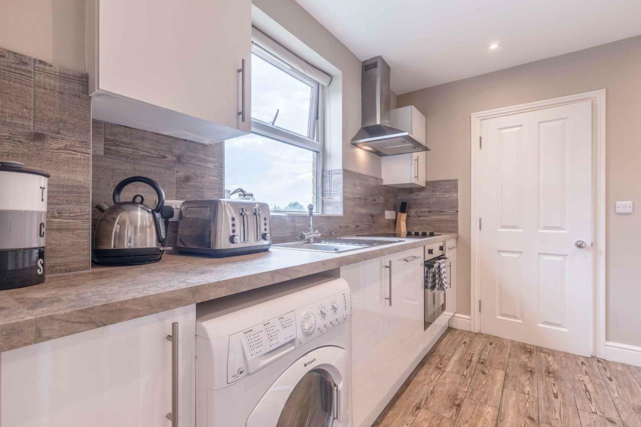 Modern Apartment Within Short Walk Of The Castle, High Street And Long Walk - Free Parking Windsor Eksteriør bilde